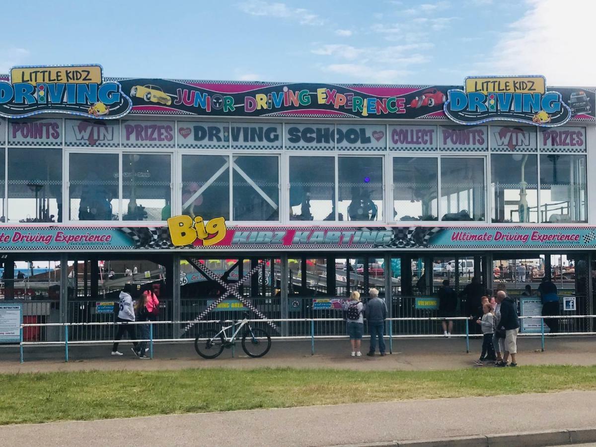 Ingoldmells, The Grange Holiday Park 3-Bedroom Caravan Скегнес Екстериор снимка